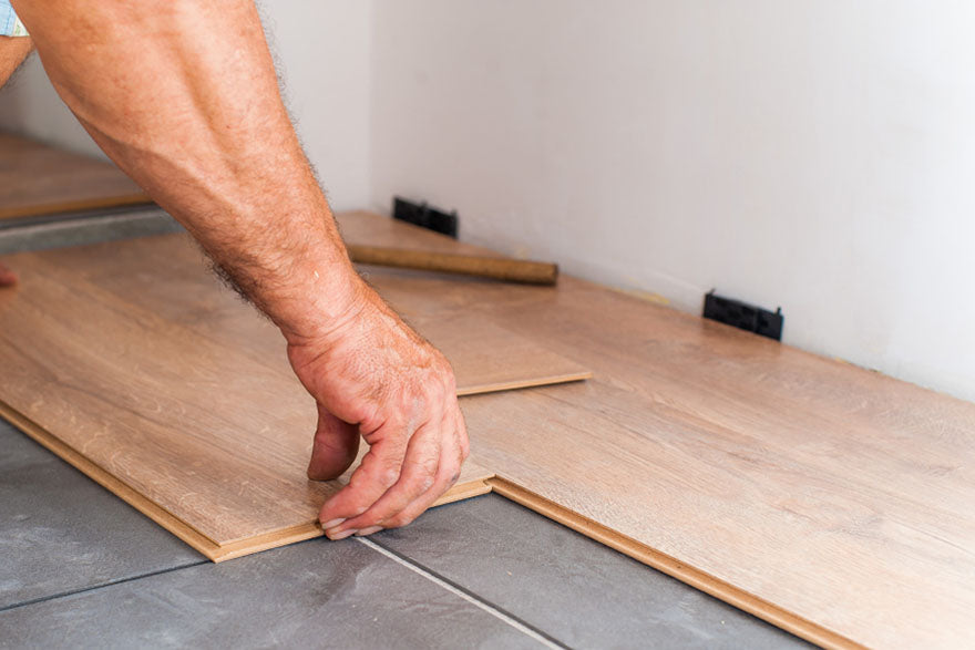 How to Stagger Vinyl Plank Flooring- 2 Easy Tricks