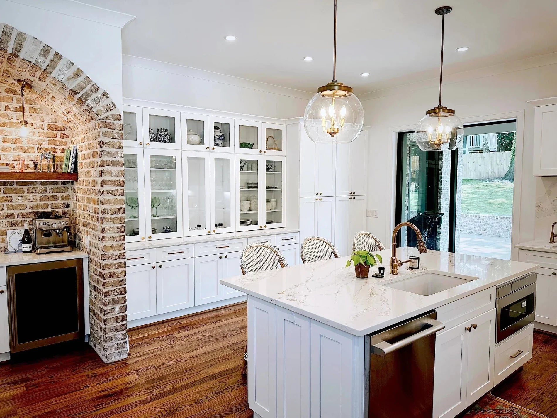 Stonecreek Cabinetry offers high quality cabinetry at unbeatable pricing.  Available in White Shaker, four Signature Colors (Clary Sage Green, Naval Blue, Creamy White, and Tricorn Black) and even custom colors from Sherwin Williams.
