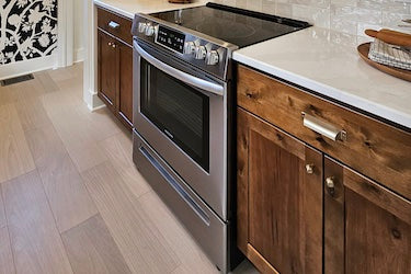 upton_brown_door-thumb_c22a367b-a575-4f9f-9259-f6d84f8236ba